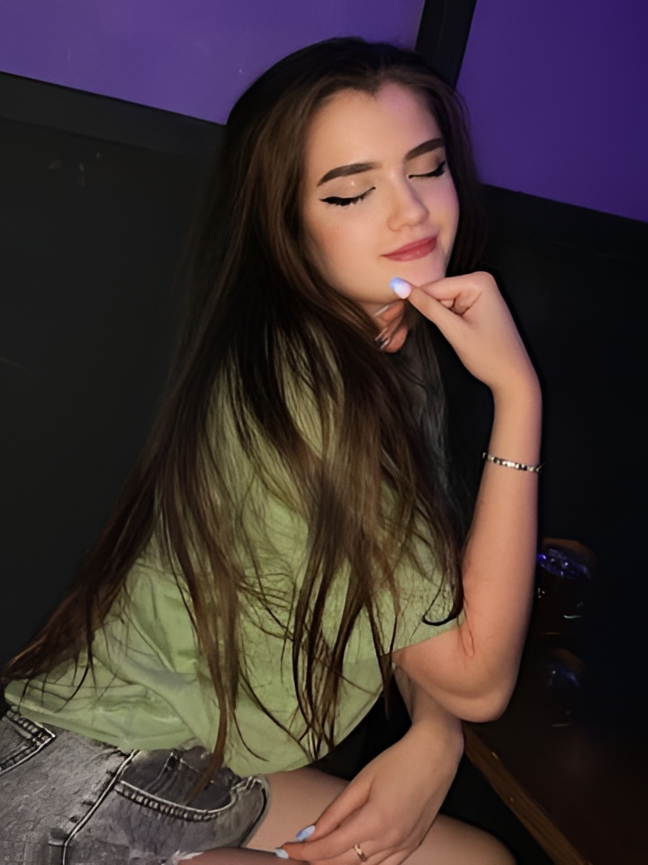 Алиса привлекательная девушка из Кстово цена от 2000 руб